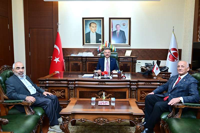 Müteşebbis Gelişim Vakfı Genel Başkan Yardımcısı ve Yönetim Kurulu Başkan Vekili Mehmet Kalyoncuoğlu Valimiz Sayın Hüseyin Aksoy’u ziyaret etti.