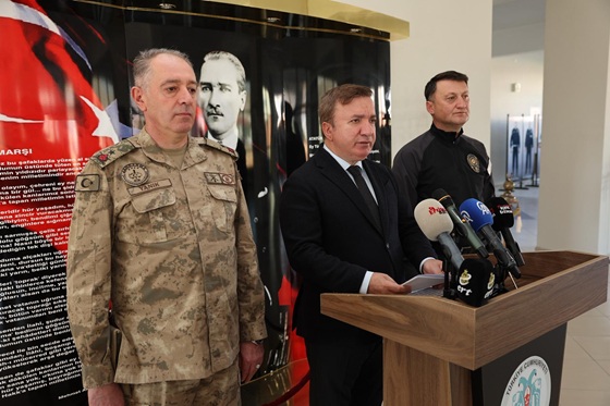 Valimiz Sayın Hamza Aydoğdu, 2025 yılı Ekim ayına ait asayiş ve güvenlik verilerine ilişkin basın mensuplarına açıklamalarda bulundu.