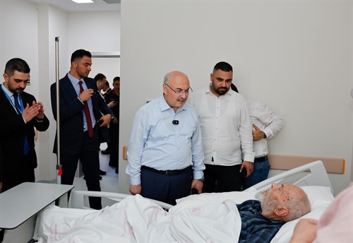 Vali Köşger, Karşıyaka Devlet Hastanesi Palyatif Bakım Servisini Ziyaret Etti