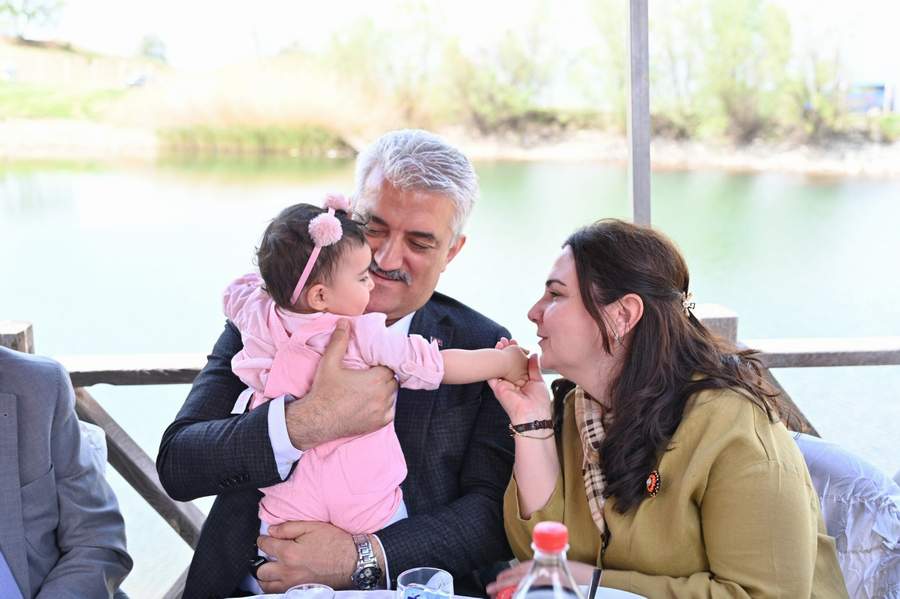 Valimiz Sayın Mehmet Makas ve eşi Elif Makas Hanımefendi’nin Anneler Günü Programı