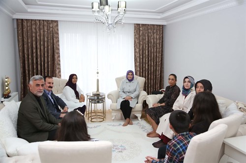 Dr. Selma Ünlüer Hanımefendi Koruyucu Aileyi Ziyaret Etti