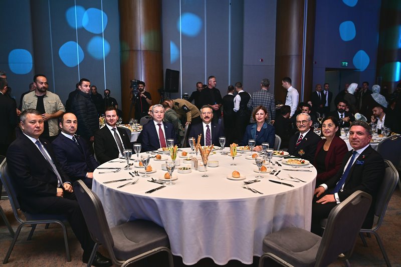 Valimiz Sayın Hüseyin Aksoy, Eskişehir’de ilk kez resmî düzeyde gerçekleştirilen Kazakistan Cumhuriyet Bayramı kutlama etkinliğine katıldı.