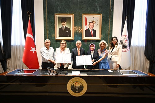 Muhtarlara akademik eğitim verilmesine dair iş birliği protokolü Kırklareli Valiliği ve Kırklareli Üniversitesi arasında tören ile imzalandı…