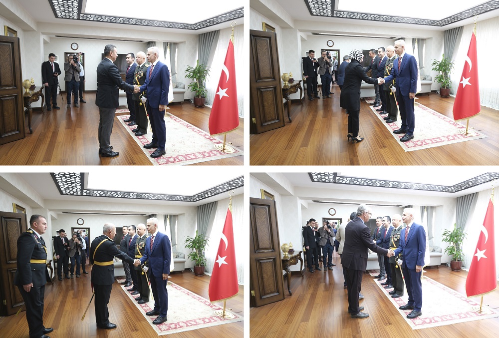 Cumhuriyetimizin 102. Yılında Vali Mehmet Fatih ÇİÇEKLİ Tebrikleri Kabul Etti