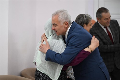 Vali Turan, Lüleburgaz Ramazan Yaman Huzurevi Yaşlı Bakım ve Rehabilitasyon Merkezi Müdürlüğünü ziyaret etti…