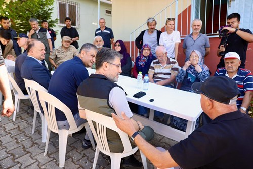 Tarım ve Orman Bakanımız Sayın İbrahim Yumaklı Yangından Etkilenen Yerleşim Yerlerindeki  Vatandaşlarımızla Buluştu.