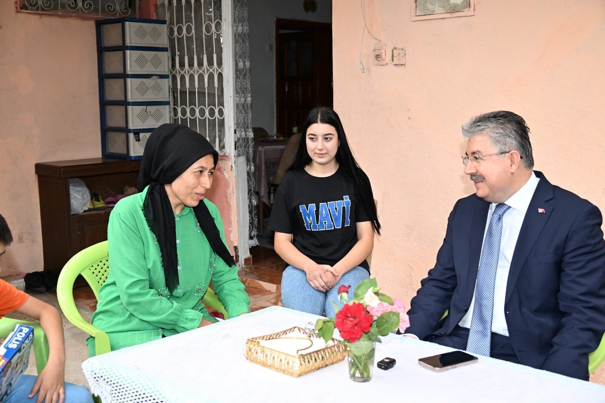 Vali Yılmaz, Vatandaşlarımızı Evlerinde Ziyaret Etmeye Devam Ediyor