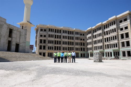 VALİMİZ SAYIN ATİLLA TOROS, İL MÜFTÜLÜĞÜ KÜLLİYESİ İNŞAAT ALANINDA İNCELEMELERDE BULUNDU