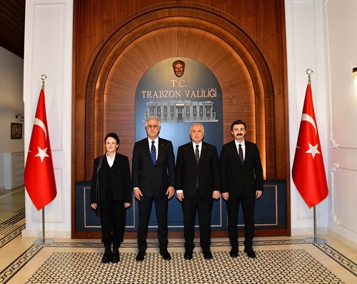 Devlet Tiyatroları Genel Müdürü Tamer Karadağlı’dan Vali Aziz Yıldırım’a Ziyaret