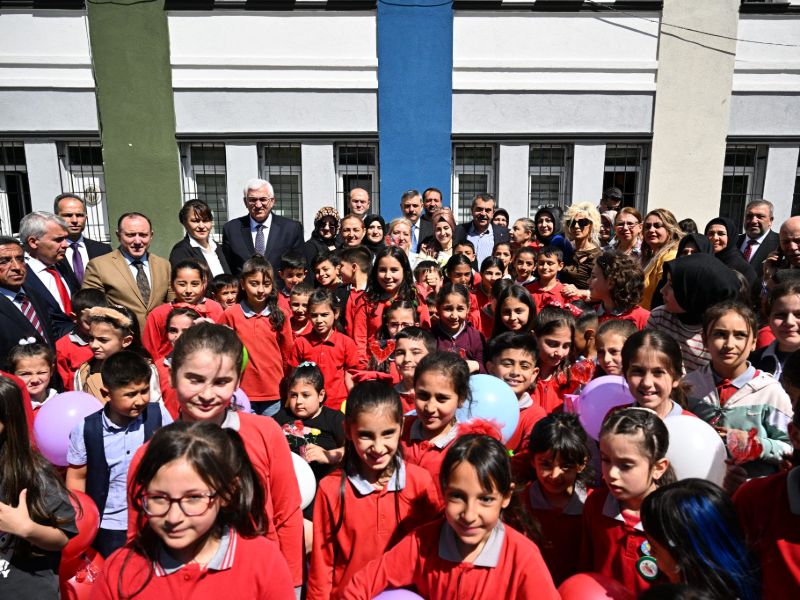 Millî Eğitim Bakanı Yusuf Tekin ve Vali Mustafa Çiftçi Celal Akın İlkokulunu Ziyaret Etti