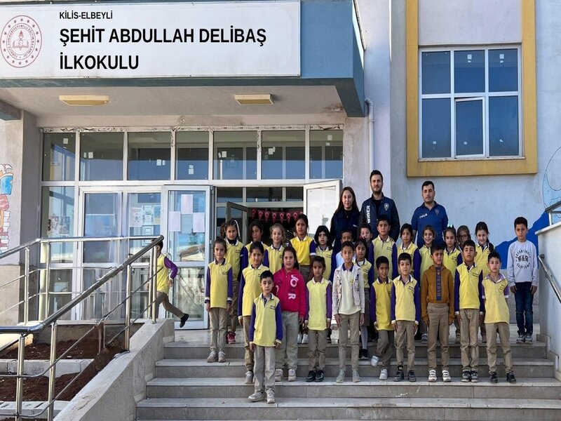 Kilis Emniyet Müdürlüğü Ekipleri Tarafından Öğrencilere Siber Güvenlik Eğitimi Gerçekleştirildi