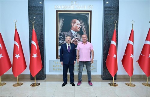 Eski hakem Mutlu Çelik, Valimiz Sayın Hüseyin Aksoy'u ziyaret etti.