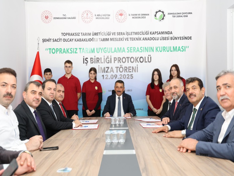 Çaycuma TDİ Sera OSB ile Şehit Sacit Olcay Kabaklıoğlu Tarım Mesleki ve Teknik Anadolu Lisesi Arasında İş Birliği Protokolü İmzalandı