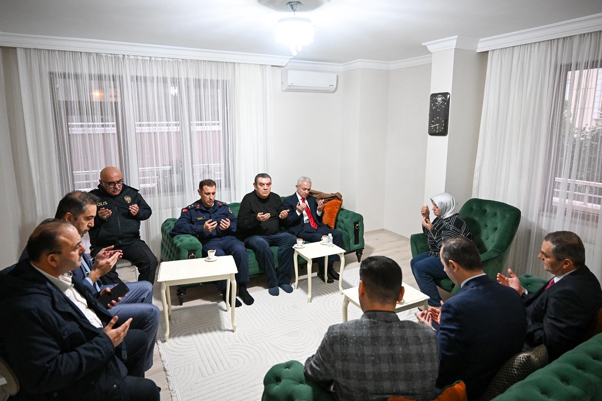 Minnetle, vefayla ve duayla… Biz büyük bir aileyiz…