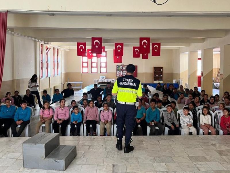 Jandarma Trafik Timleri tarafından Miniklere Trafik Dersi