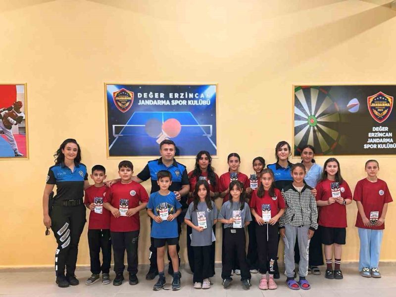 Erzincan İl Emniyeti Toplum Destekli Polislik (TDP) Ekipleri, Öğrencileri Genel Güvenlik Konusu Olmak Üzere Çeşitli Konularda Bilgilendirdi