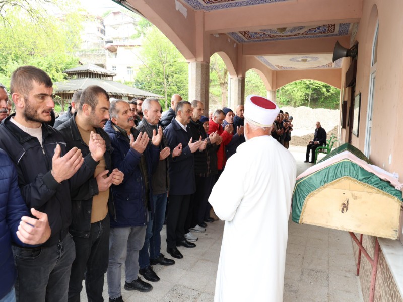 Vali Osman Hacıbektaşoğlu Cenaze Merasimine Katıldı