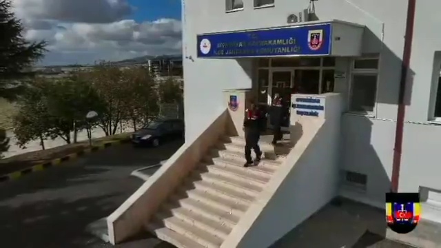 Kış mevsiminde trafik güvenliğinin sağlanması, yolcuların huzur ve güven içinde seyahat edebilmeleri için kış lastiği denetimi devam ediyor.