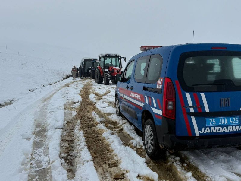 Trabzonspor Taraftarlarını Taşıyan Otobüs Aşkale'de Yoldan Çıktı: Yolcular Güvenle Kurtarıldı