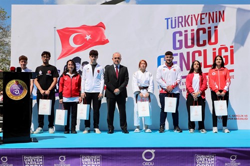19 Mayıs Atatürk”ü Anma, Gençlik ve Spor Bayramı Coşkuyla Kutlandı