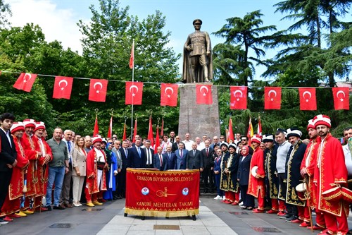 Trabzon’un Fethinin 564. Yıl Dönümü Vali Aziz Yıldırım’ın Katılımıyla Coşkuyla Kutlandı