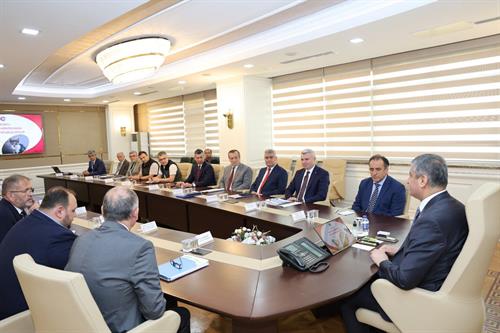 Valimiz Mustafa Yavuz Başkanlığında Sahipsiz Hayvanlar Bakım ve Rehabilitasyon Merkezleri Değerlendirme Toplantısı Gerçekleştirildi.