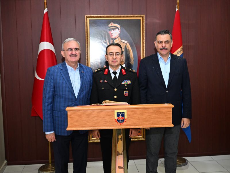 İçişleri Bakan Yardımcısı Münir Karaloğlu’ndan İl Jandarma Komutanlığına Ziyaret