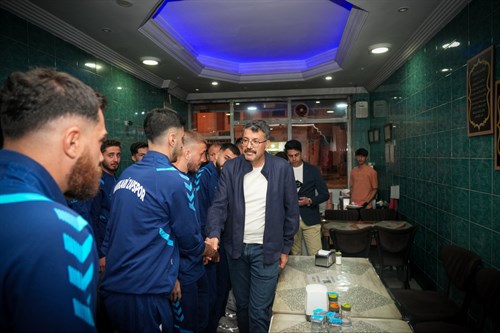 Vali Çelik, Hakkâri Zapspor Futbolcuları ile Bir Araya Geldi