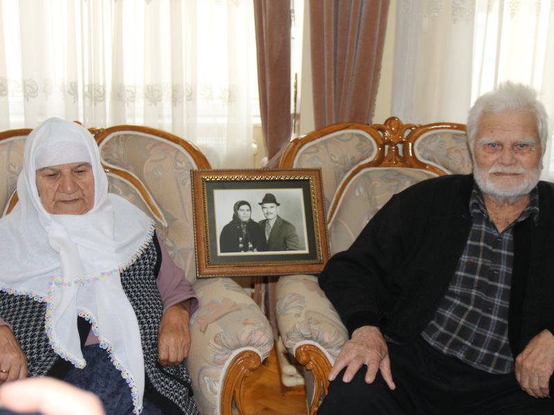 Yaşlılara Saygı Haftasında 71 Yıldır Evliliği Sürdüren Çift Ziyaret Edildi