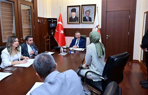 Valimiz Sayın Hüseyin AKSOY Vatandaşla Buluşma Halk Günü Toplantısı'nda vatandaşların sorun ve taleplerini dinledi.