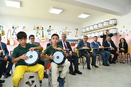 Sosyal Hizmetler Roman Gençlik Forumu ve Rol Model Etkinliği Düzenlendi