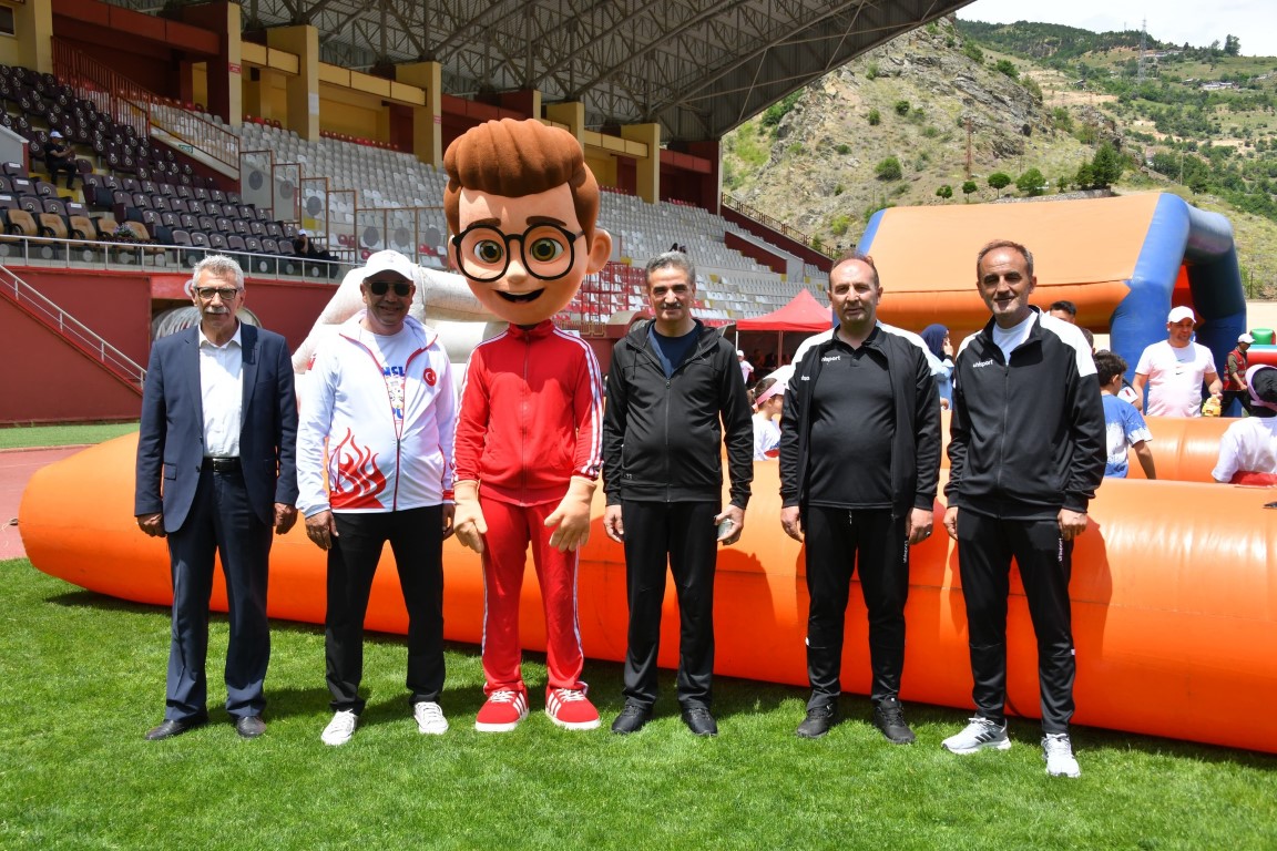 Valimiz Aydın Baruş Gençlik ve Spor Festivaline Katıldı