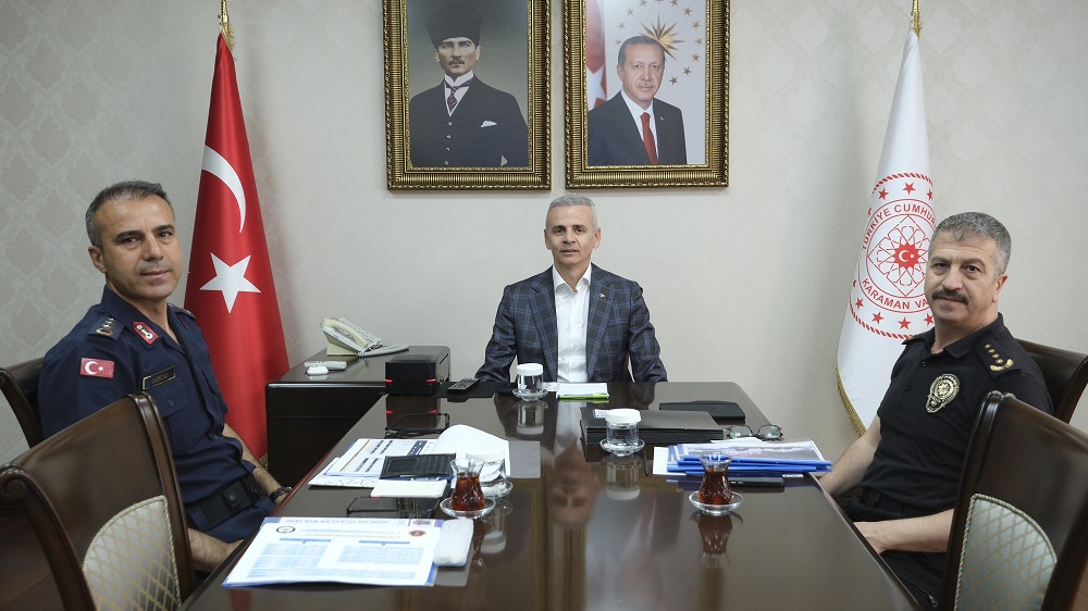 Vali ÇİÇEKLİ Video Konferans Sistemi (VKS) ile Gerçekleştirilen Asayiş ve Güvenlik Toplantısı’na Katıldı