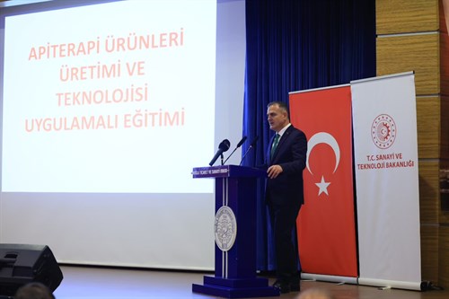 Valimiz Sayın Dr. İdris Akbıyık, 'Apiterapi Ürünleri Üretimi ve Teknolojisi Uygulamalı Eğitimi' Programının Sertifika Takdim Törenine Katıldı