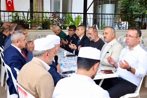 VALİMİZ SAYIN ATİLLA TOROS, VEFAT EDEN EMEKLİ EMNİYET MÜDÜRÜ ERTUĞRUL VERDİ’NİN AİLESİNE TAZİYE ZİYARETİNDE BULUNDU