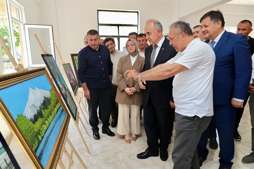 Vali Erol, Ulubey’in Şıhlar Mahallesinde Düzenlenen Resim Sergisinin Açılışına Katıldı
