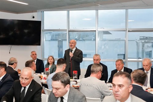 Vali Köşger İşçilerle Aynı Sofrayı Paylaştı