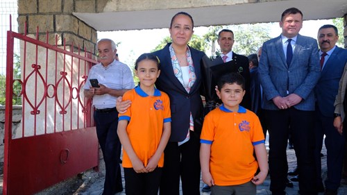 VALİ TÜLAY BAYDAR BİLGİHAN KÖY ZİYARETLERİNE DEVAM EDİYOR