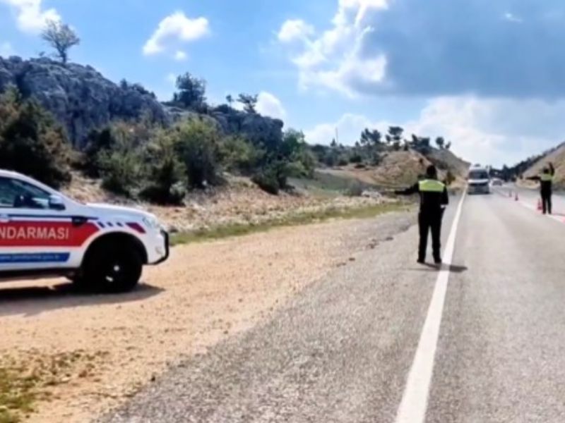 Bakanımız Sayın Ali Yerlikaya: "Havadan Yapılan Trafik Denetimlerinde 37 Bin 56 Araca/Sürücüye İşlem Yapıldı"