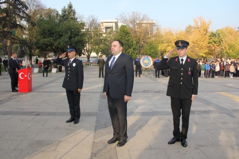 Gazi Mustafa Kemal Atatürk Ebediyete İrtihalinin Yıldönümünde İlçemizde Düzenlenen Törenlerle Anıldı.
