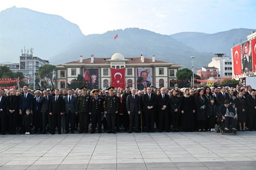 Cumhuriyetimizin Kurucusu Gazi Mustafa Kemal Atatürk, Manisa’da Saygıyla Anıldı