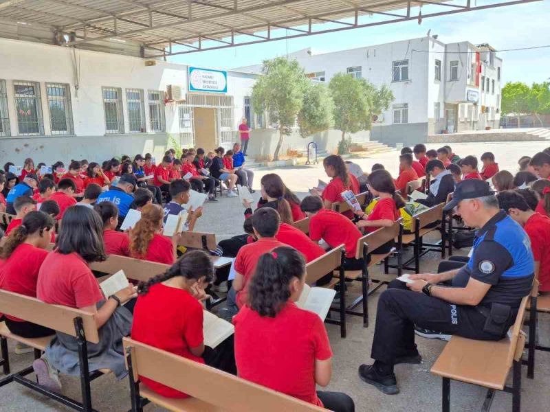Mersin Emniyet Müdürlüğünce Çocuklara Okuma Alışkanlığı Kazandırmak Amacıyla Öğrenciler İçin Okuma Etkinliği Düzenlendi