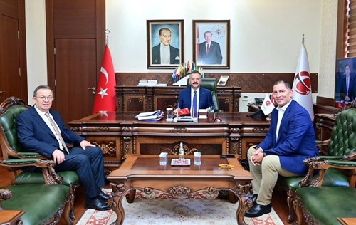 TBMM 27. Dönem Milletvekili Bekir Kuvvet Erim ve TransAnatolia Mühendisi Burak Büyükpınar, Valimiz Sayın Hüseyin Aksoy’u ziyaret etti.