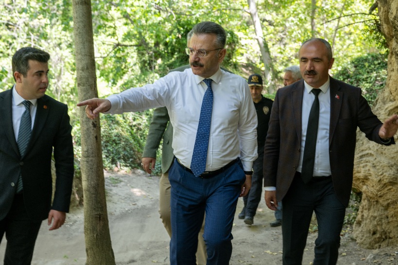Valimiz Sayın Hüseyin Aksoy, Gürleyik Şelalesi'nde incelemelerde bulundu.