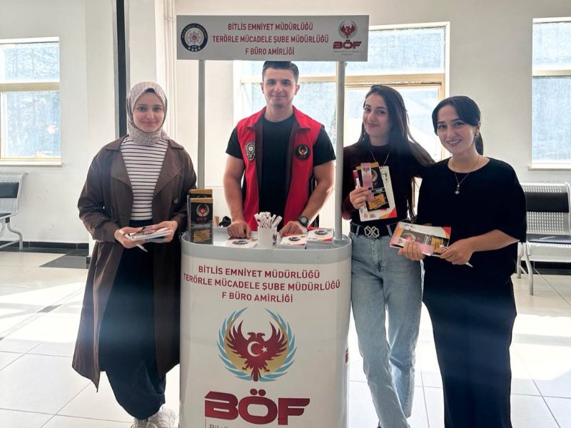 Bitlis Emniyet Müdürlüğü’nden Üniversite Öğrencilerine Güvenli Gelecek Eğitimi Verildi