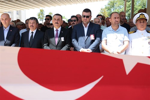 Vali Osman Hacıbektaşoğlu, Kıbrıs Gazisi Yılmaz Dereli’nin Cenaze Merasimine Katıldı