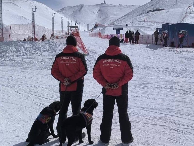 Jandarma Palandöken’de Görev Başında