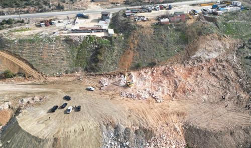 VALİ AYGÖL TRAFİK ALTYAPISINI GÜÇLENDİRECEK TIR PARKI’NDA İNCELEMELERDE BULUNDU