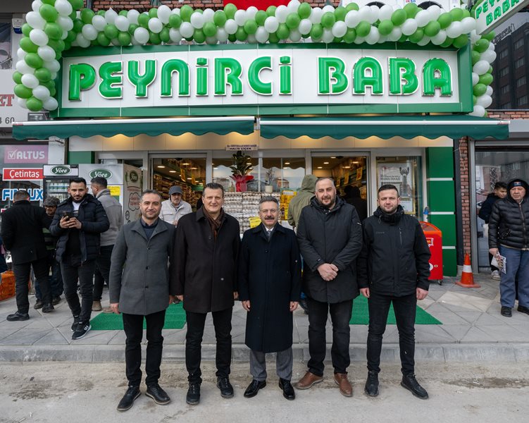 Valimiz Sayın Hüseyin Aksoy, Peynirci Baba Kahvaltılık Marketler Zincirinin yeni açılan Eskişehir mağazasını ziyaret etti.