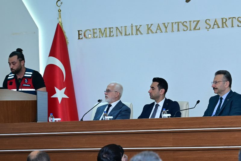 Bağımlılıkla Mücadele İl Koordinasyon Kurulu 2025 yılının üçüncü toplantısı Valimiz Sayın Hüseyin Aksoy’un başkanlığında gerçekleştirildi.